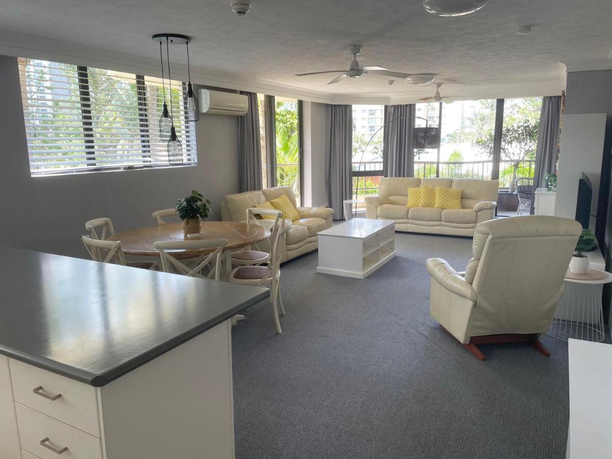 Aristocrat Apartments Gold Coast Exterior photo